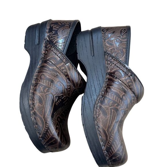 Dansko Professional Brown Tooled Embossed Floral Leather Closed Back Clog Shoes - Picture 2 of 9